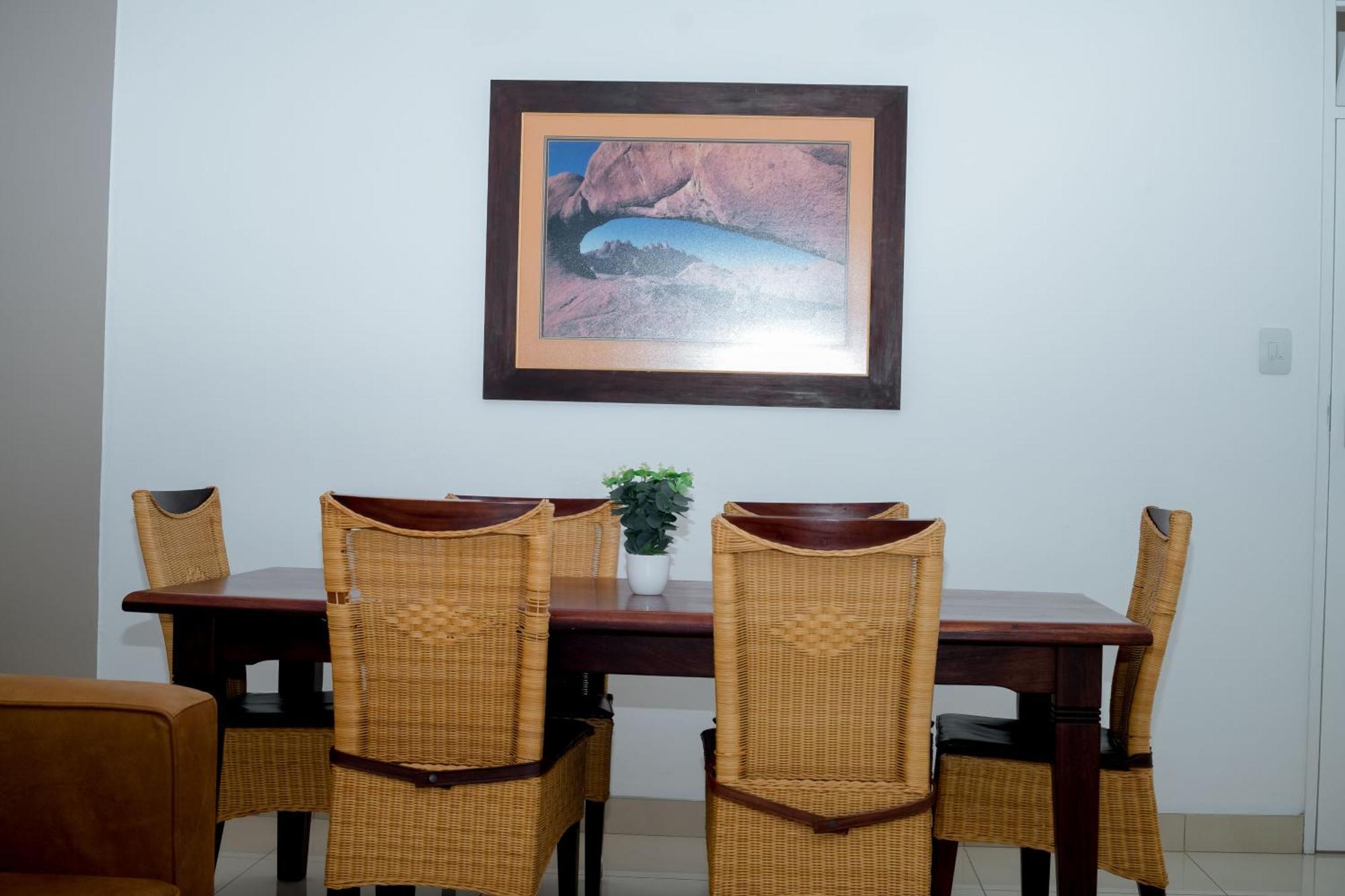 Urban Oasis Apartments At Hidas Windhoek Luaran gambar